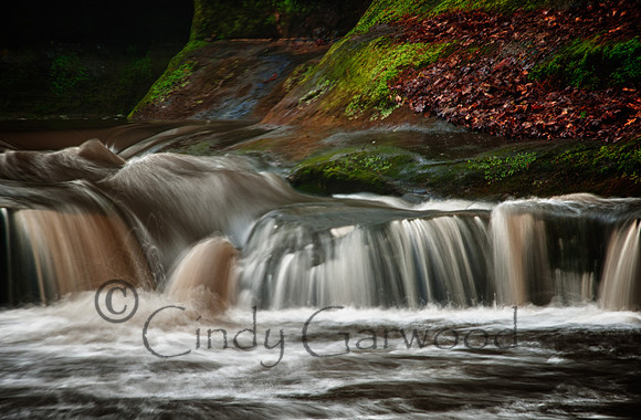 starved rock waterfall
