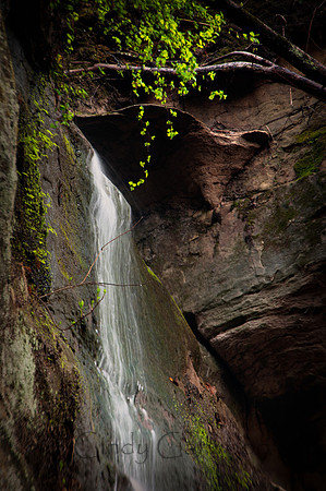 starved rock vertical waterfall-